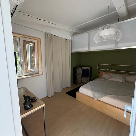 A L'ombre De La Collegiale Bed and breakfast